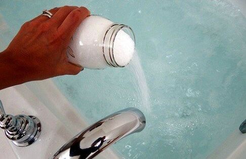 带苏打水的浴室
